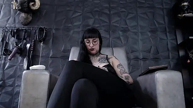 Agata Darkness online show from 11/28/25, 08:00