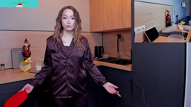 Evia r0se online show from 12/19/25, 05:42