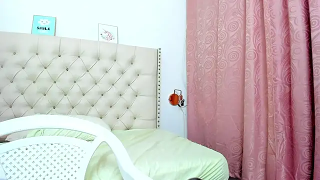 Snapshot of Kim_Eli chatting on 01/06/25, 10:47 Kim Eli online show from 01/06/25, 10:47