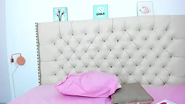 Snapshot of Kim_Eli chatting on 01/13/25, 07:42 Kim Eli online show from 01/13/25, 07:42