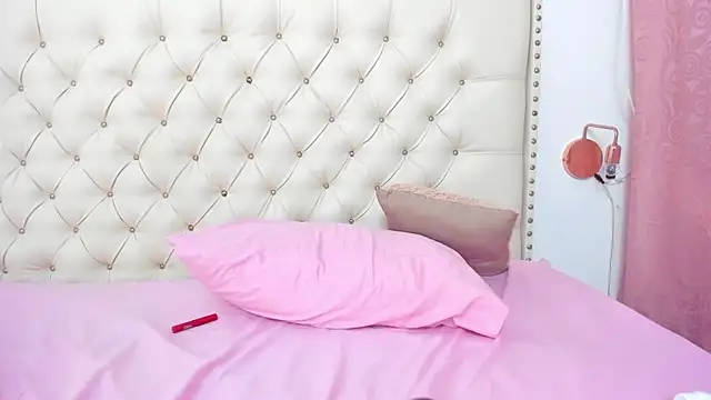 Snapshot of Kim_Eli chatting on 02/08/25, 01:54 Kim Eli online show from 02/08/25, 01:54