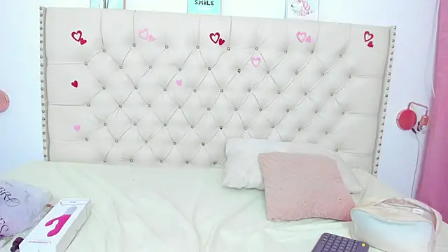 Snapshot of Kim_Eli chatting on 03/07/25, 07:49 Kim Eli online show from 03/07/25, 07:49