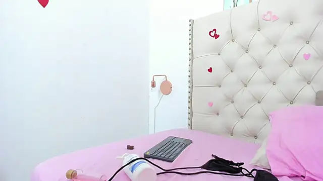 Snapshot of Kim_Eli chatting on 03/12/25, 12:10 Kim Eli online show from 03/12/25, 12:10