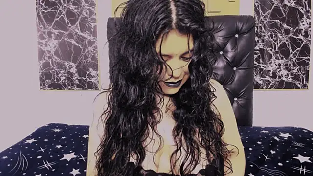 Snapshot of scarlett_w0lf chatting on 03/26/26, 03:06 scarlett w0lf online show from 03/26/26, 03:06