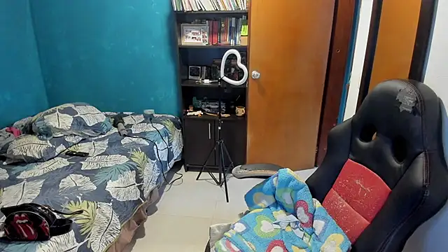 peanut tangerine online show from 09/11/25, 10:32