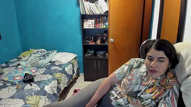 peanut tangerine online show from 10/08/25, 11:02