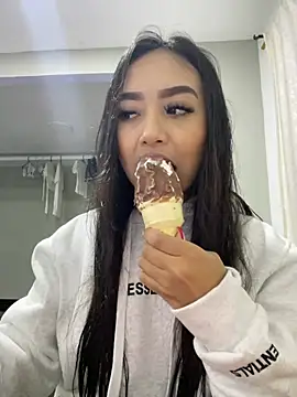 SOPHIACANDY19  online show from 12/14/24, 01:17