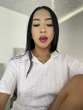 Snapshot of SOPHIACANDY19_ chatting on 05/31/26, 09:49 SOPHIACANDY19 online show from 05/31/26, 09:49