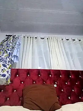 Samantha Sullivan  online show from 02/28/25, 03:15