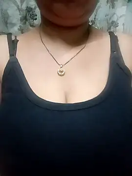 sajida34 online show from 10/13/25, 11:27