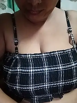 Snapshot of sajida34 chatting on 07/11/26, 12:35 sajida34 online show from 07/11/26, 12:35