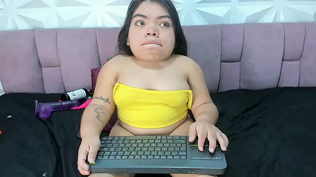 Snapshot of Michelle_Brooks chatting on 01/15/25, 04:43 Michelle Brooks online show from 01/15/25, 04:43