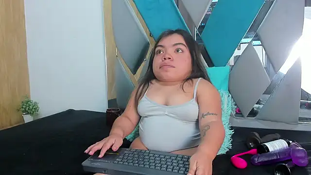 Snapshot of Michelle_Brooks chatting on 01/16/25, 07:31 Michelle Brooks online show from 01/16/25, 07:31