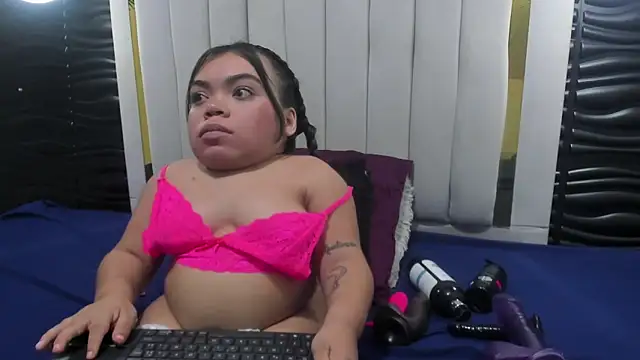 Snapshot of Michelle_Brooks chatting on 02/04/25, 07:55 Michelle Brooks online show from 02/04/25, 07:55