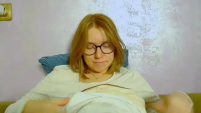 TaylorBre online show from 11/10/25, 06:51