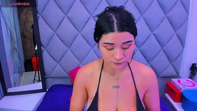 venusowen  online show from 11/13/25, 03:55