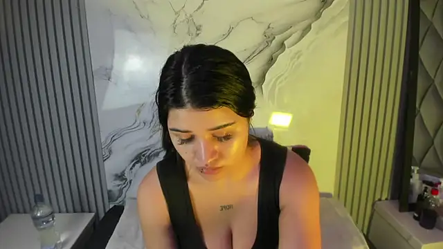 venusowen  online show from 02/15/26, 12:14