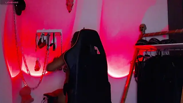 LilithSharon online show from 12/22/25, 08:17