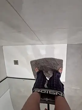 Snapshot of Joelhs6 chatting on 02/08/25, 12:28 Joelhs6 online show from 02/08/25, 12:28