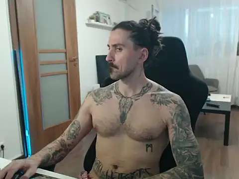 Snapshot of MateoHunk chatting on 06/10/26, 01:10 MateoHunk online show from 06/10/26, 01:10
