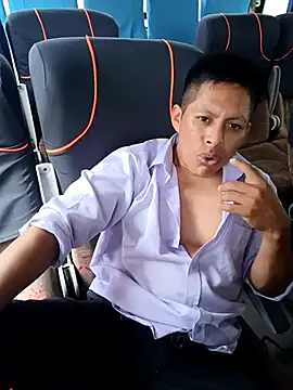 alexchir4 online show from 10/29/25, 05:04