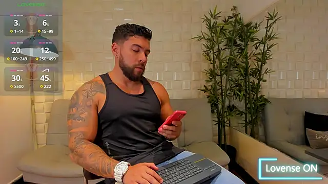 Snapshot of _dreammr1_ chatting on 01/13/25, 10:03 dreammr1 online show from 01/13/25, 10:03