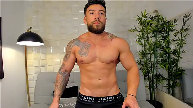 Snapshot of _dreammr1_ chatting on 02/13/25, 01:40 dreammr1 online show from 02/13/25, 01:40