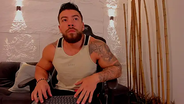 Snapshot of _dreammr1_ chatting on 02/13/25, 03:03 dreammr1 online show from 02/13/25, 03:03