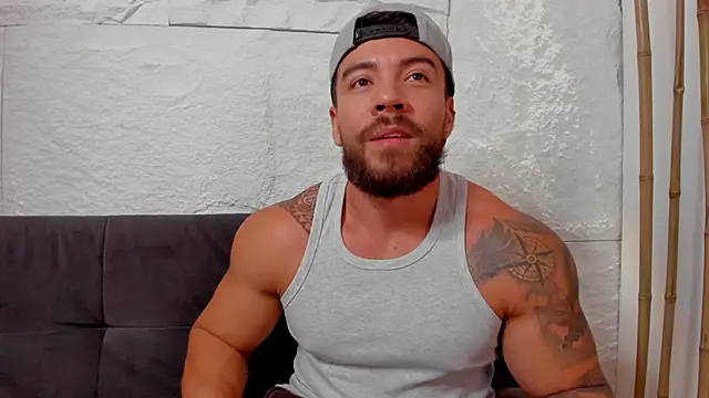 Snapshot of _dreammr1_ chatting on 02/17/25, 12:10 dreammr1 online show from 02/17/25, 12:10