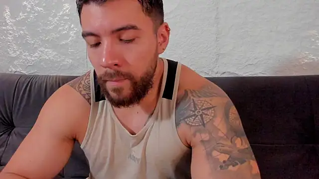 Snapshot of _dreammr1_ chatting on 10/18/25, 07:47 dreammr1 online show from 10/18/25, 07:47