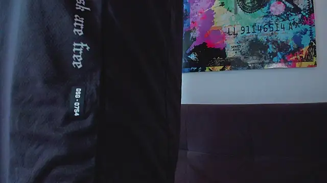 Snapshot of _dreammr1_ chatting on 11/15/25, 02:02 dreammr1 online show from 11/15/25, 02:02