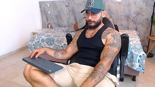 hanz col online show from 11/22/25, 04:33