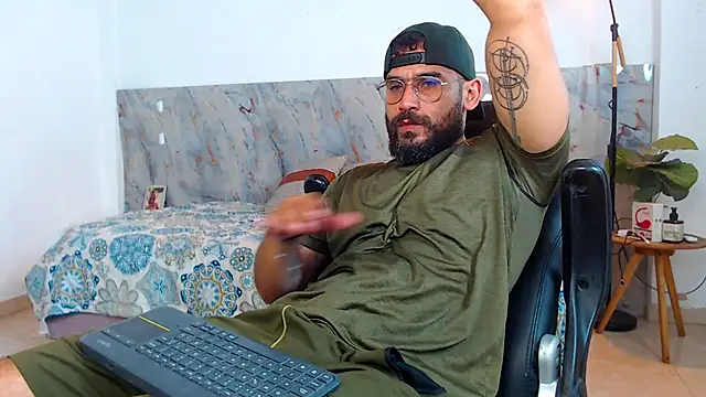 hanz col online show from 11/26/25, 02:23