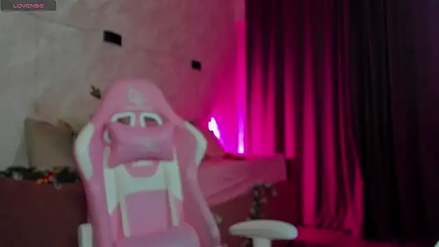 Kira yoon online show from 01/10/26, 12:45