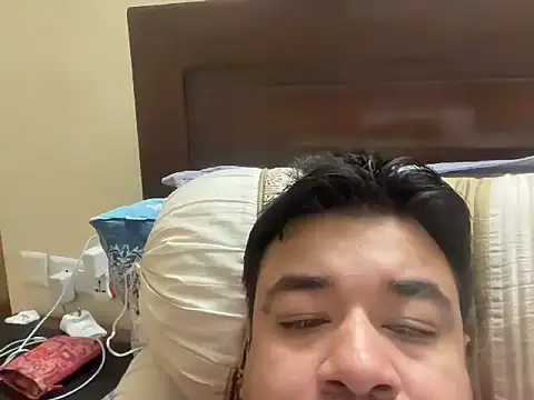 coolboy6566 online show from 02/01/26, 07:12