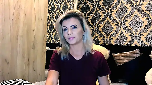 Snapshot of Aly_girl1 chatting on 01/18/25, 11:43 Aly girl1 online show from 01/18/25, 11:43