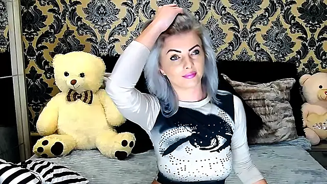 Snapshot of Aly_girl1 chatting on 02/05/25, 12:38 Aly girl1 online show from 02/05/25, 12:38