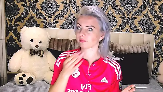 Snapshot of Aly_girl1 chatting on 03/21/25, 11:12 Aly girl1 online show from 03/21/25, 11:12