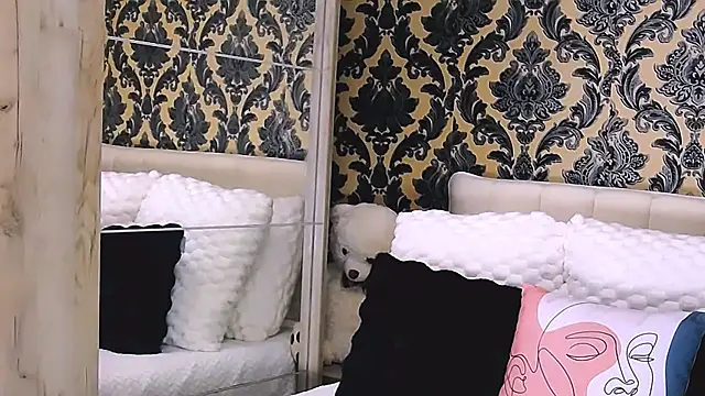 Snapshot of Aly_girl1 chatting on 09/12/25, 07:30 Aly girl1 online show from 09/12/25, 07:30