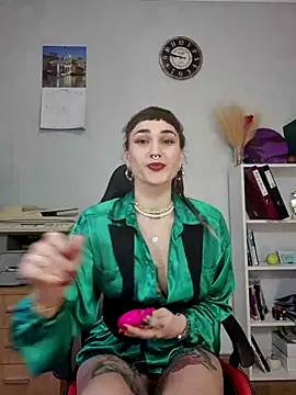 Snapshot of FoxRineHelen chatting on 02/18/25, 02:49 FoxRineHelen online show from 02/18/25, 02:49