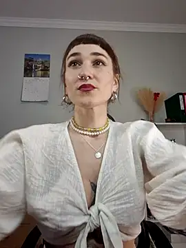 Snapshot of FoxRineHelen chatting on 02/19/25, 01:50 FoxRineHelen online show from 02/19/25, 01:50