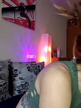 Snapshot of FoxRineHelen chatting on 03/05/25, 02:12 FoxRineHelen online show from 03/05/25, 02:12