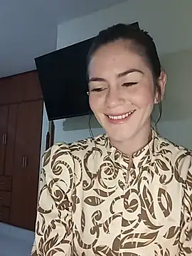 Snapshot of Hanny_24 chatting on 07/11/26, 11:28 Hanny 24 online show from 07/11/26, 11:28