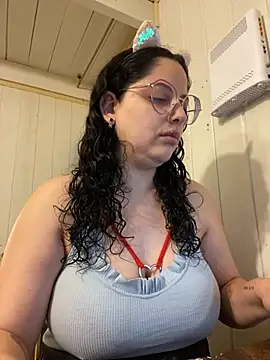 Snapshot of babyluna939 chatting on 10/04/25, 11:19 babyluna939 online show from 10/04/25, 11:19