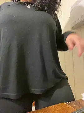 Snapshot of babyluna939 chatting on 10/05/25, 08:51 babyluna939 online show from 10/05/25, 08:51