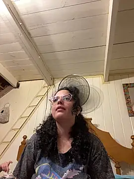 Snapshot of babyluna939 chatting on 10/17/25, 12:36 babyluna939 online show from 10/17/25, 12:36