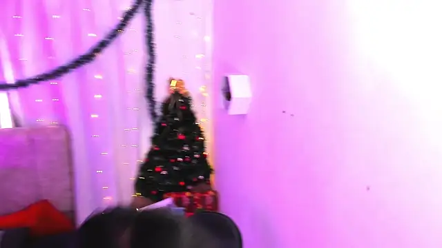 Little Ivy online show from 12/28/24, 03:59