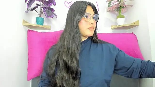 Little Ivy online show from 09/16/25, 04:08