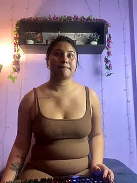 Little Ivy online show from 11/27/25, 03:14