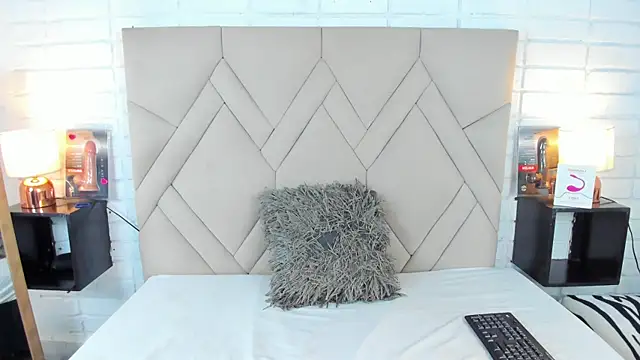 Isis Osman online show from 01/26/25, 01:47